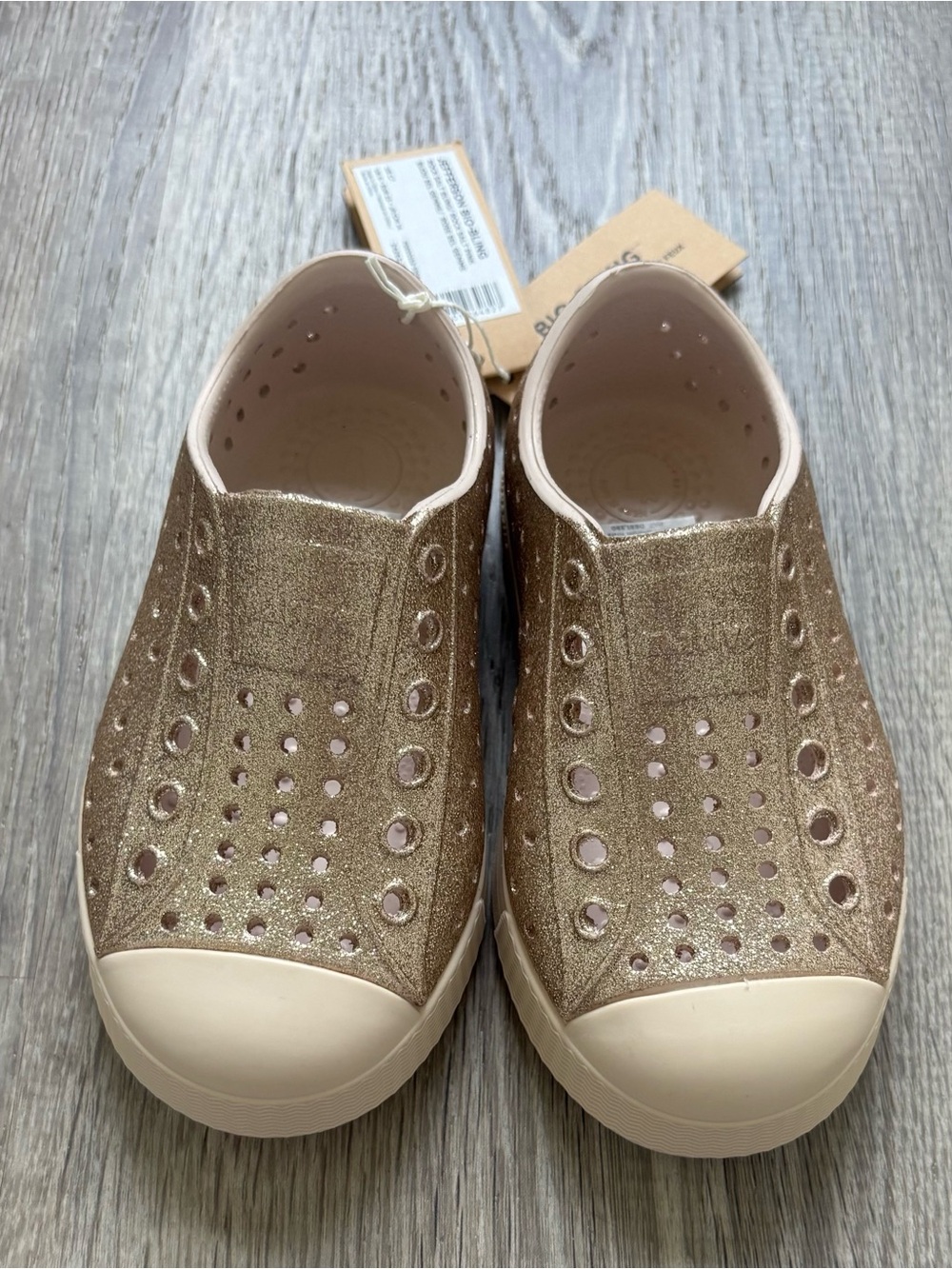 NWT Native Kids Jefferson Glitter Slip-On Sandals in Gold size C7